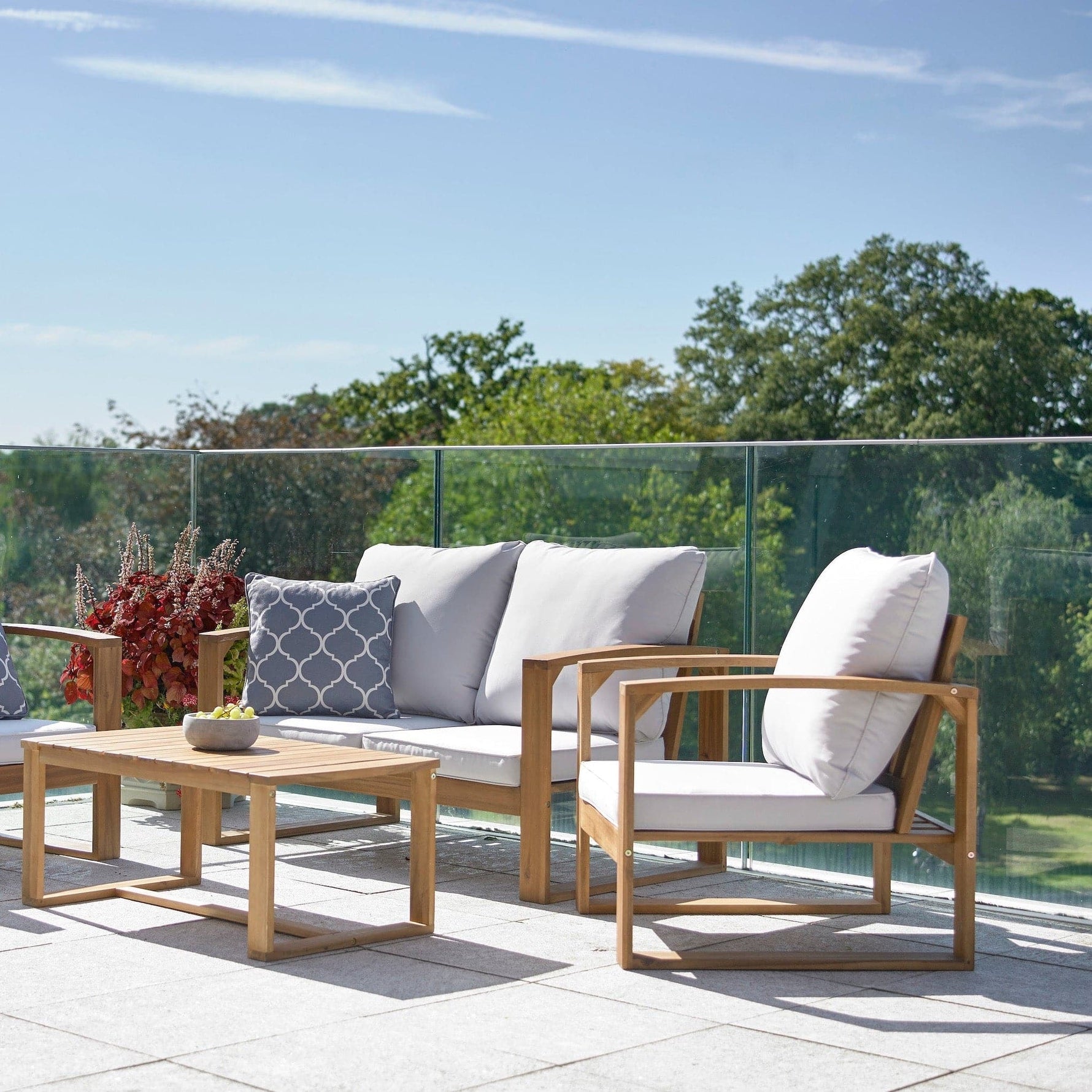 Acacia Hardwood Outdoor Sofa, armchairs & Table Set